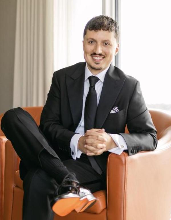 Dr.  Alessandro Ricci