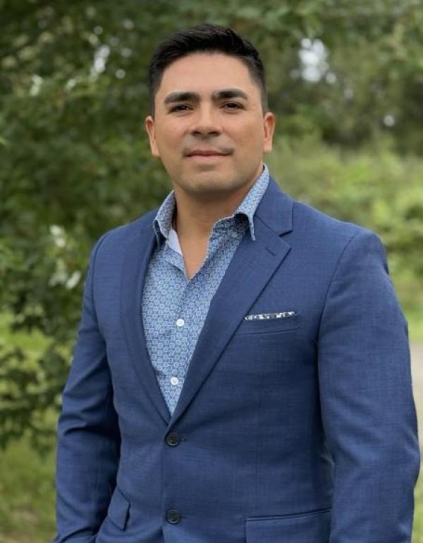 Dr.  Jonathan Pinzon-Bedoya