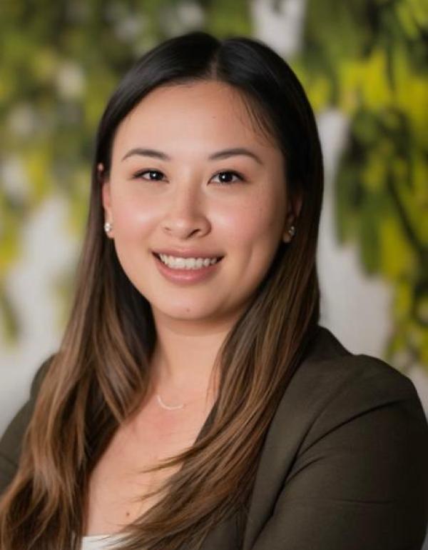 Dr.  Christine Li